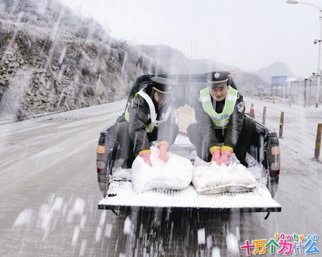 为什么冬日撒盐可以融雪