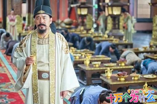 赵匡胤是怎样逼后周恭帝禅位,自己登基改元建隆的? 赵匡胤是怎样逼后周恭帝禅位,自己登基改元建隆的?