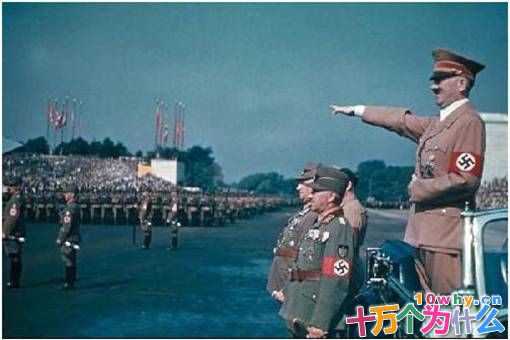 希特勒到底是用了什么方式能够瞒着英法两国扩展军队? 希特勒到底是用了什么方式能够瞒着英法两国扩展军队?