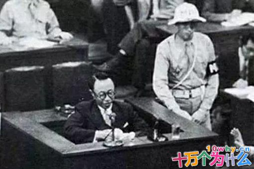 溥仪最爷们的时候是什么时候?东京审判席强势对骂日本天皇