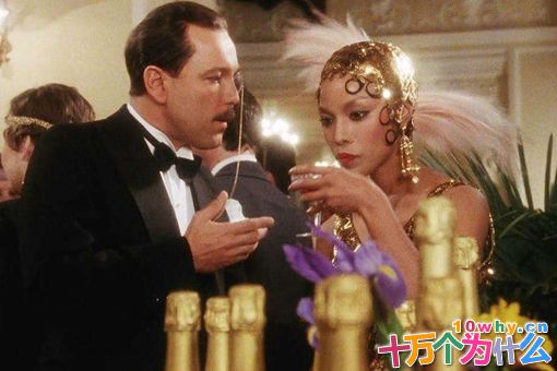 约瑟芬·贝克是一个怎样的女人?海明威口中最美的女人 约瑟芬·贝克是一个怎样的女人?海明威口中最美的女人