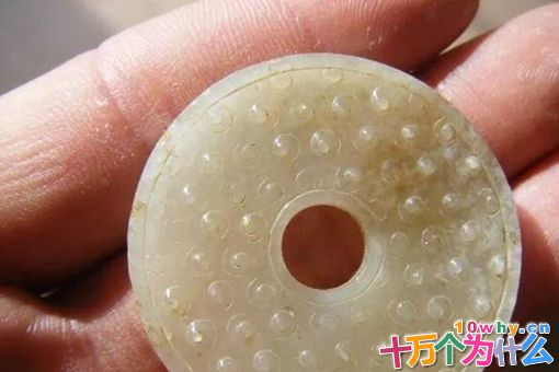 秦始皇为何说话总是发出豺狼的声音?秦始皇得了什么病? 秦始皇为何说话总是发出豺狼的声音?秦始皇得了什么病?