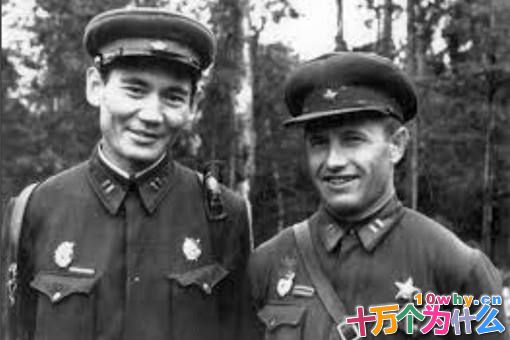 包尔江·玛穆什有哪些军事贡献?为何说他是二战期间最伟大的哈萨克人? 包尔江·玛穆什有哪些军事贡献?为何说他是二战期间最伟大的哈萨克人?