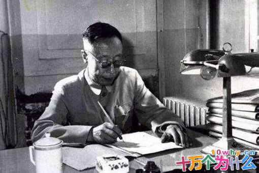 溥仪去世的时候清朝已经灭亡了50年,为何他还能葬入清朝的皇陵? 溥仪去世的时候清朝已经灭亡了50年,为何他还能葬入清朝的皇陵?