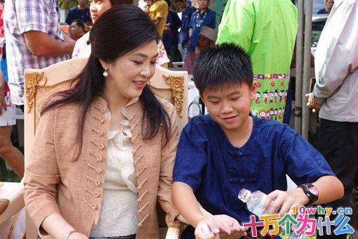 英拉并没有结婚,为何却有个16岁的孩子? 英拉并没有结婚,为何却有个16岁的孩子?