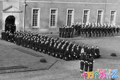 戴高乐成为法国总统后为何首先选择访问中国?