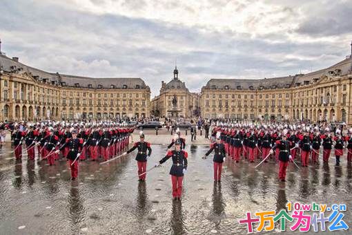 戴高乐成为法国总统后为何首先选择访问中国?