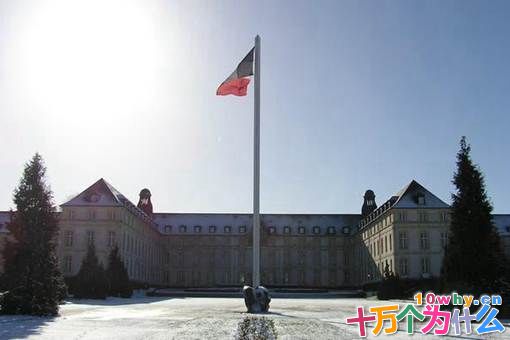 戴高乐成为法国总统后为何首先选择访问中国?