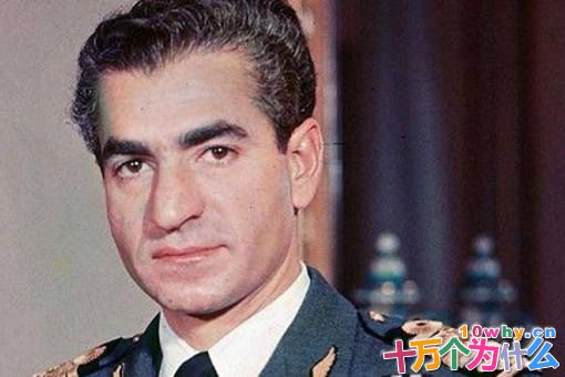 霍梅尼14年的流放生涯都做了些什么事?霍梅尼理论是什么理论?